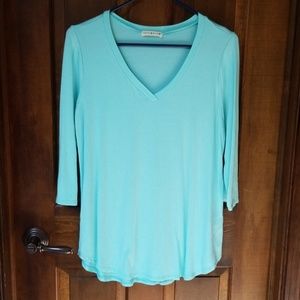 Coco & Main 3/4 sleeve v neck top